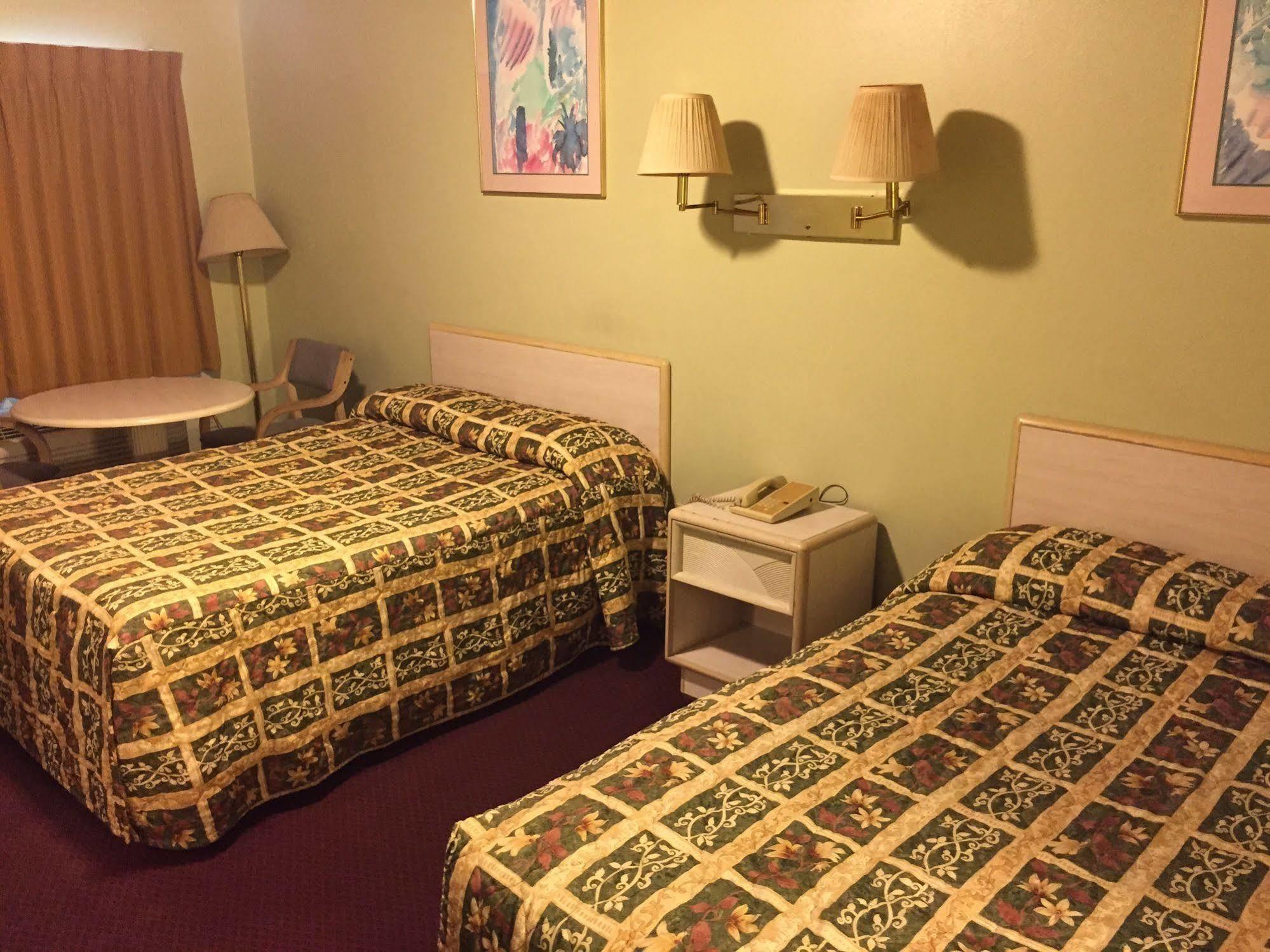 Sebring Inn Exteriör bild