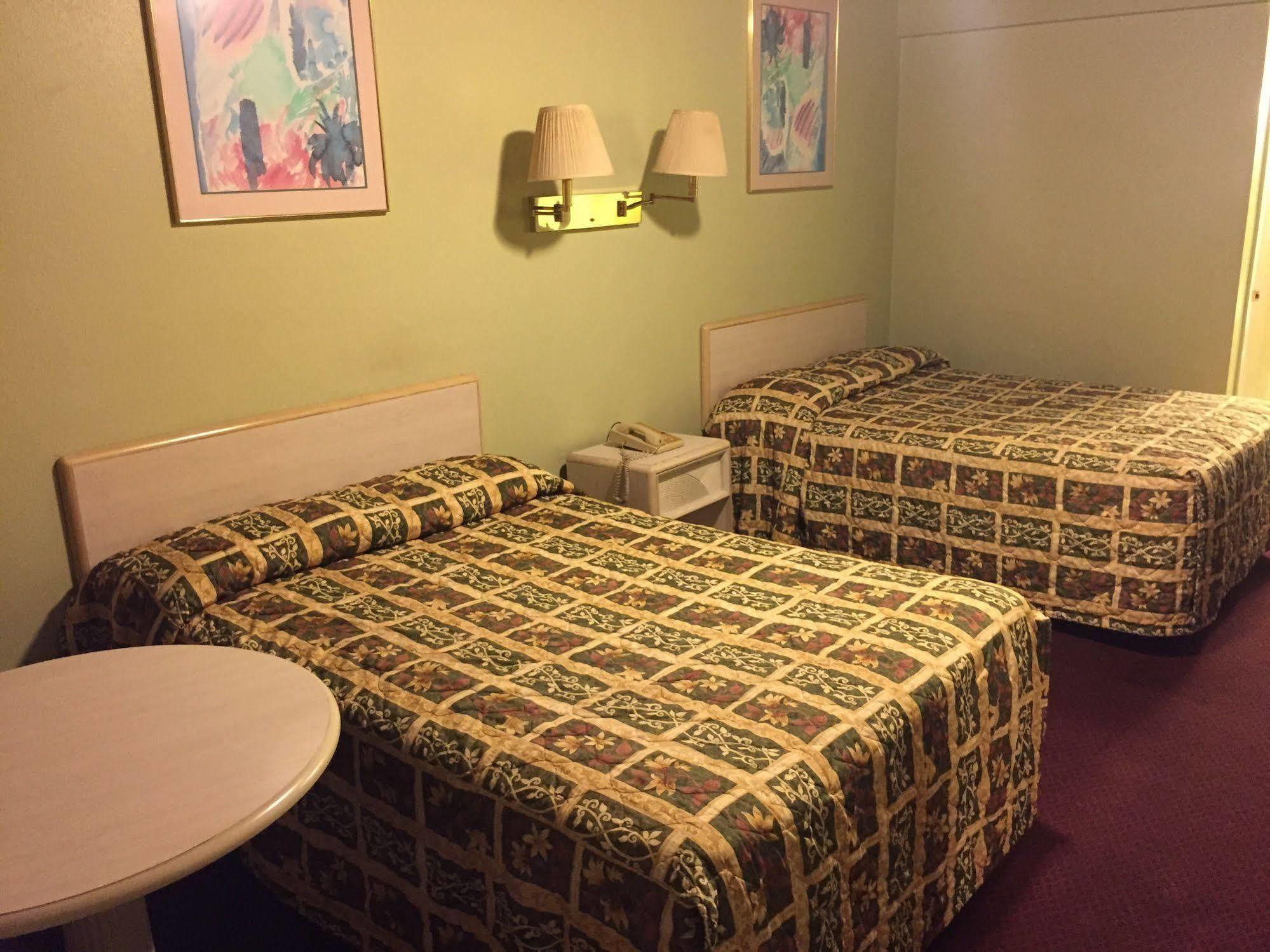 Sebring Inn Exteriör bild