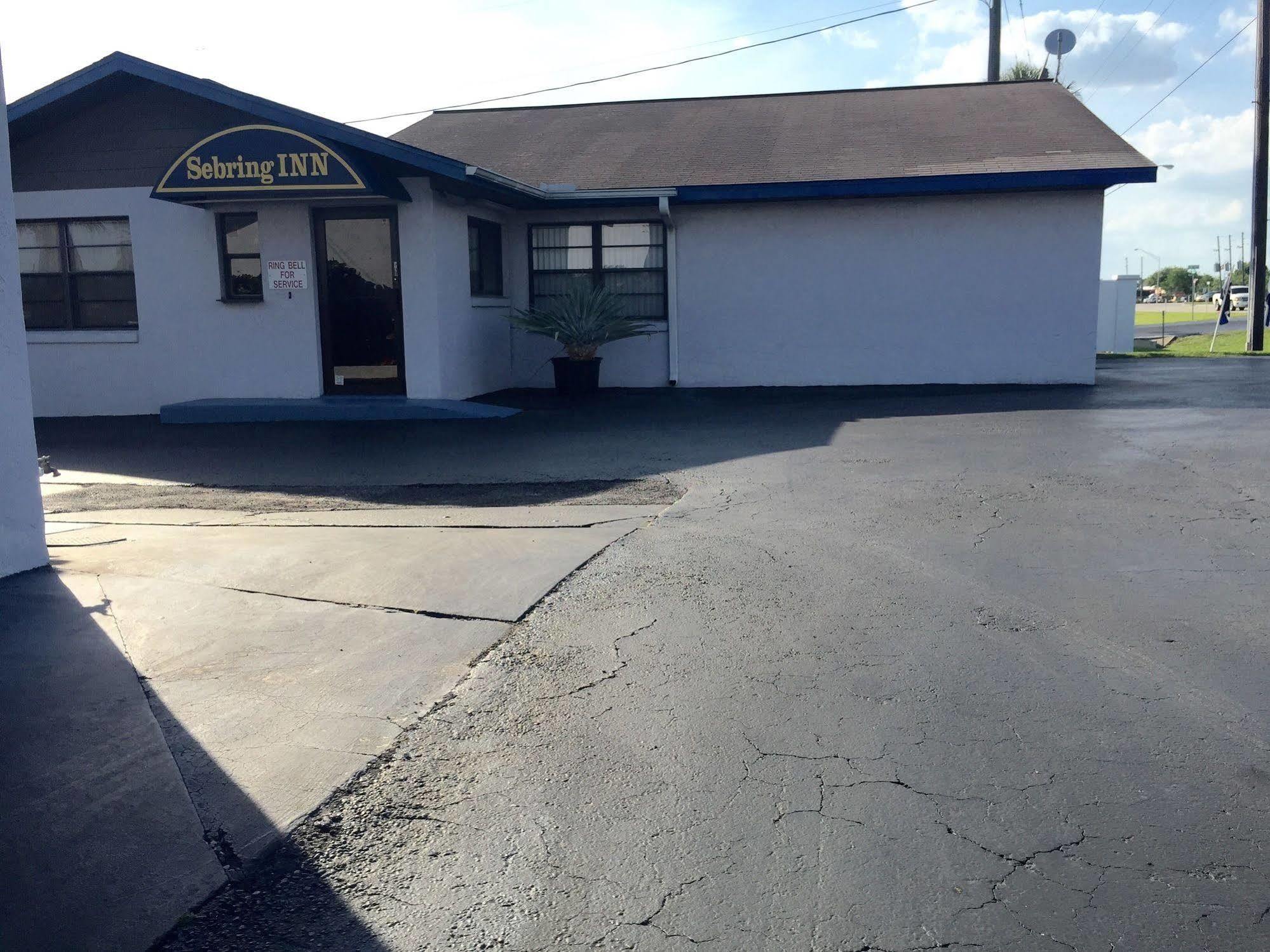 Sebring Inn Exteriör bild