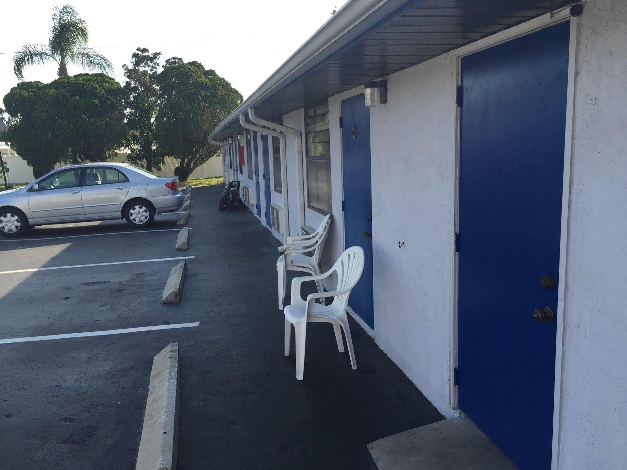 Sebring Inn Exteriör bild